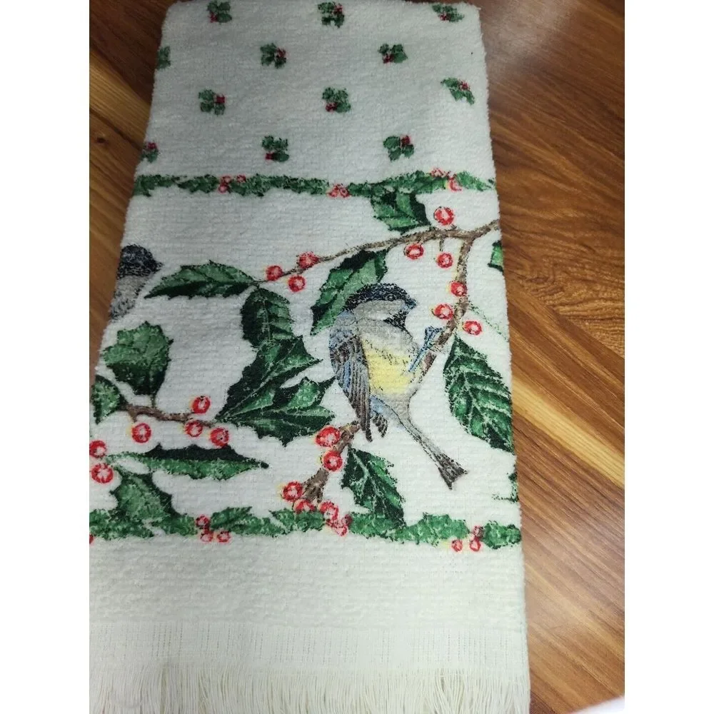 New Vintage Stevens Cannon Christmas Hand Towel Bird Holiday Red Green White USA